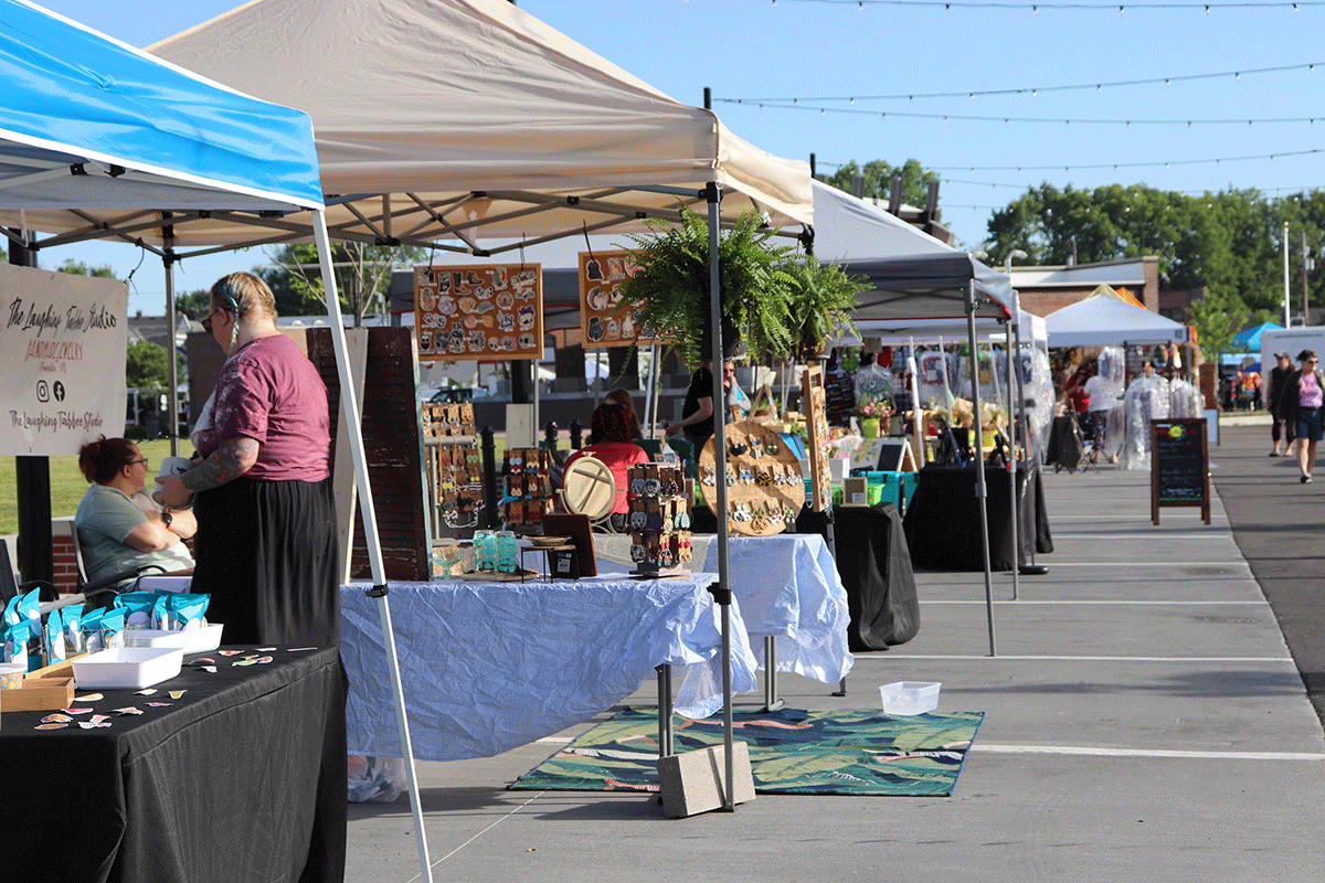 Gallery-Farmers-Market-Vendor-Tents